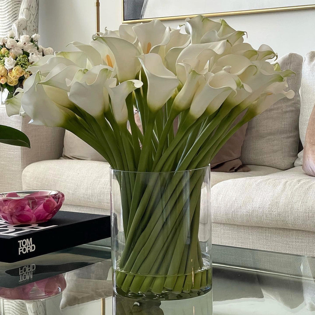 Premium Calla-Lilien im Glaszylinder