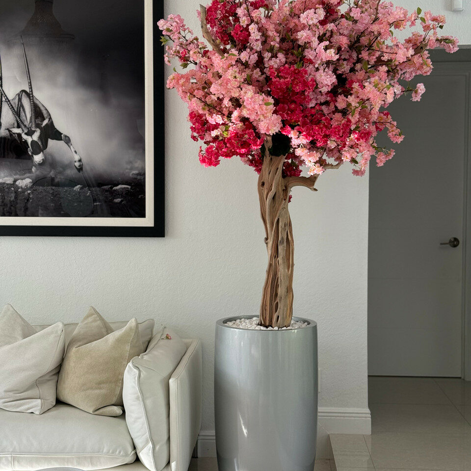 Premium Lissabon-Vase in glänzendem Silber mit personalisierten dreifarbigen rosa Kirschblüten