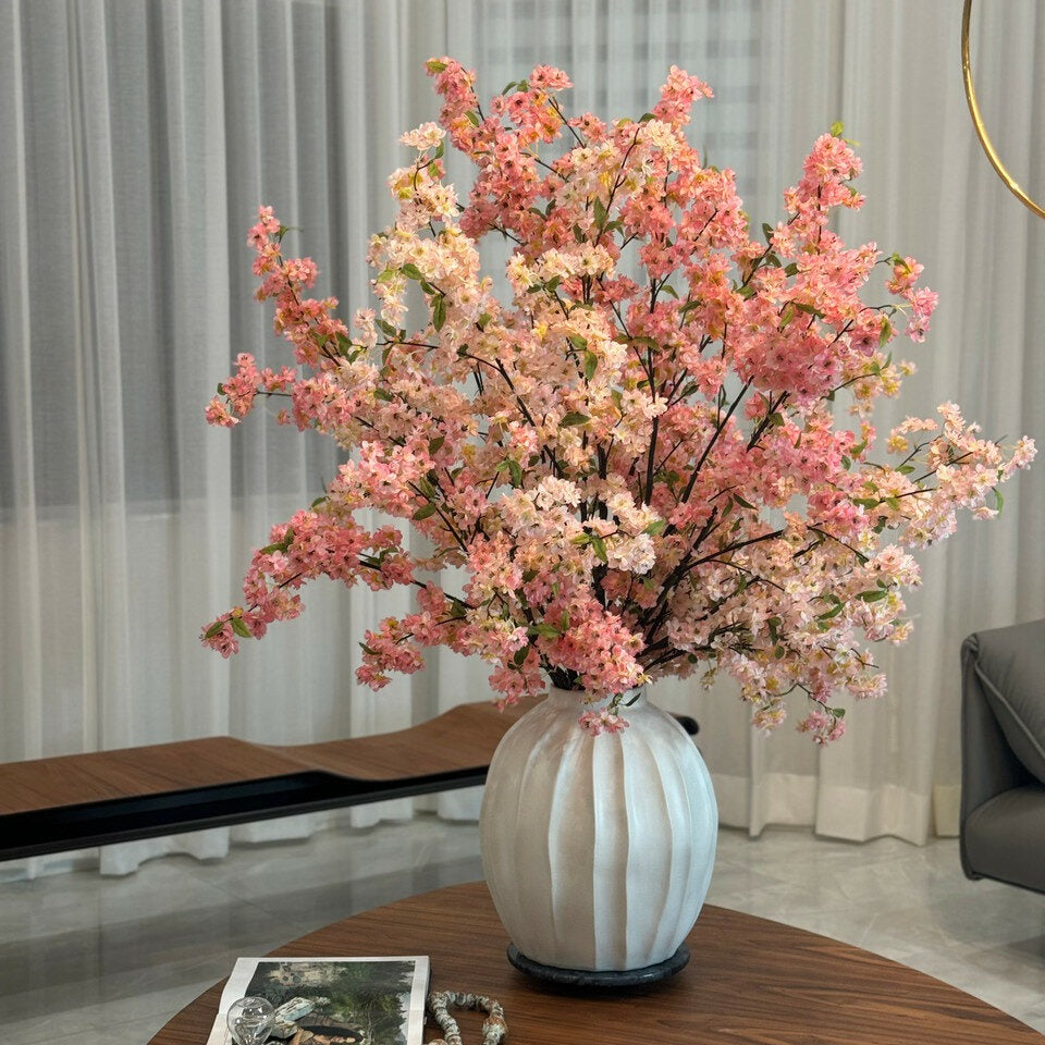 Premium Astoria-Vase mit rosa Kirschblüten
