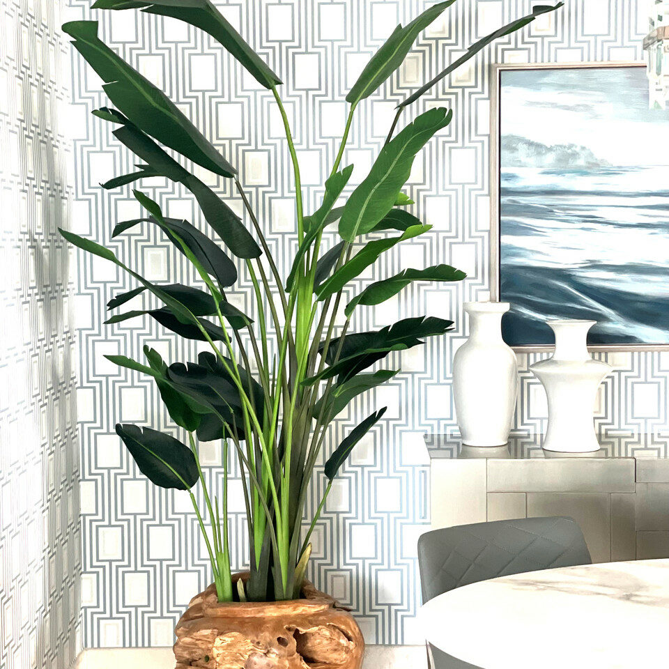 Premium Große Vase aus Teakholz mit prächtiger Strelitzie (Paradiesvogelblume)