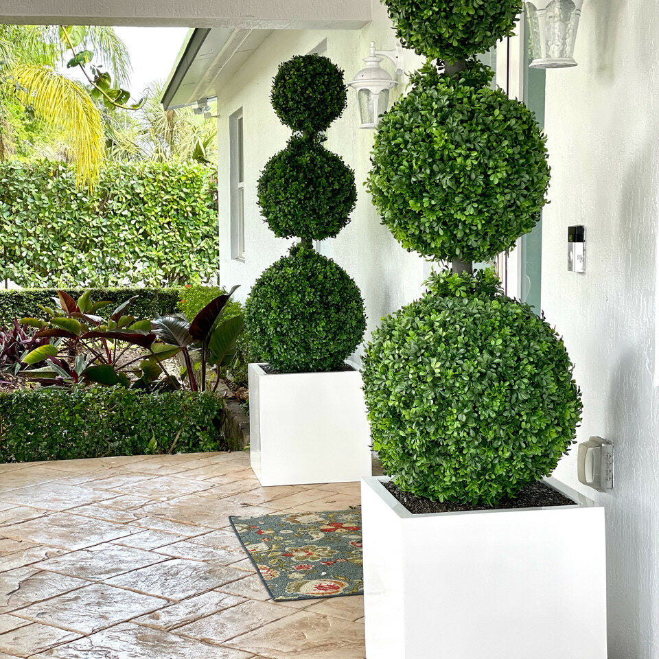 Premium Dreifachkugel-Topiary mit großem Fiberglas-Topf